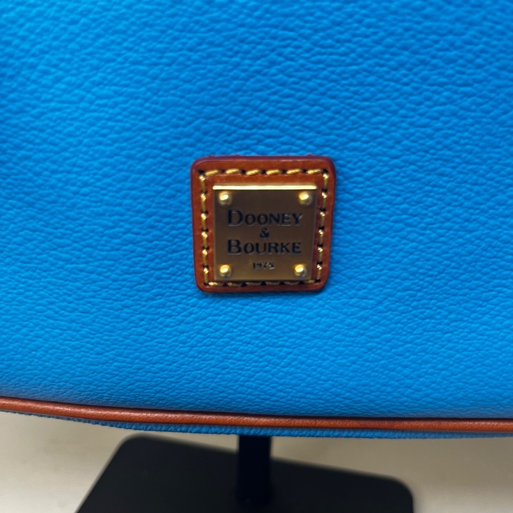 Dooney & Bourke Saffiano Lexi Crossbody Purse - COA included - Picture 3 of 11